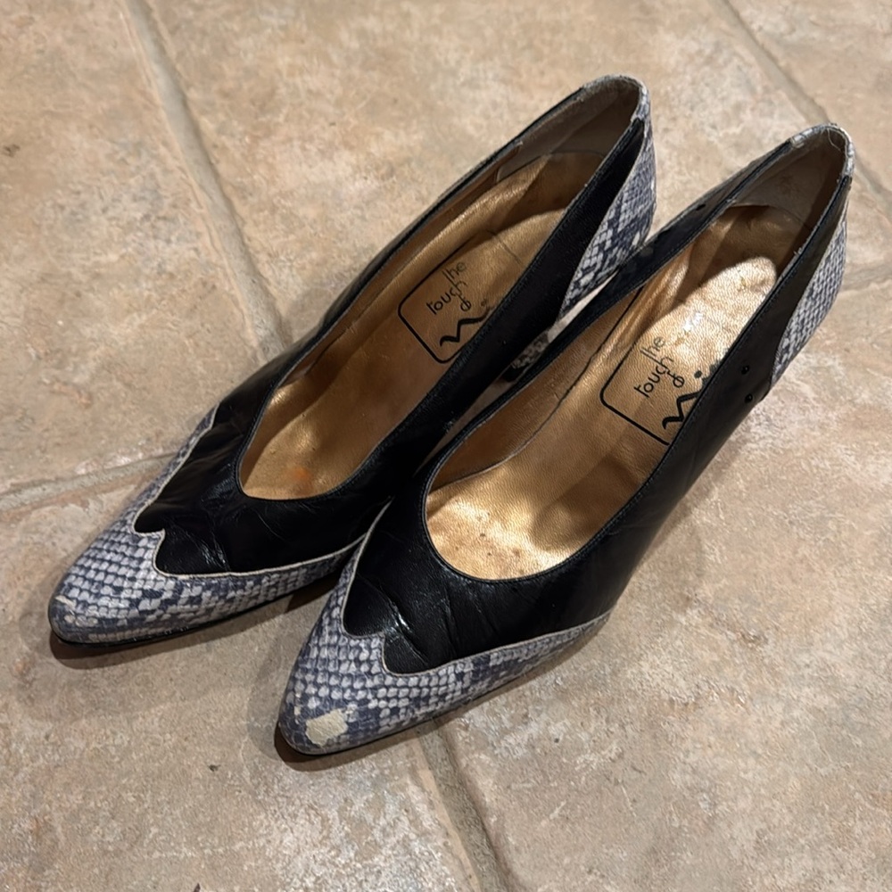 Bundle of Women's Pumps - silver, black peep toe, olive, grey patterned - Picture 8 of 15